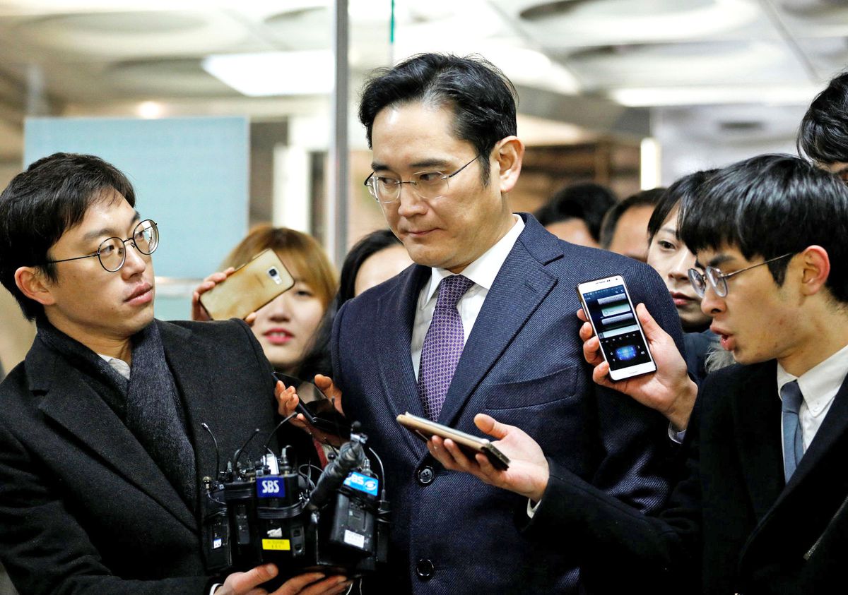 Samsung\'un Başkan Yardımcısı ve Veliahtı Lee Jae-yong Tutuklandı