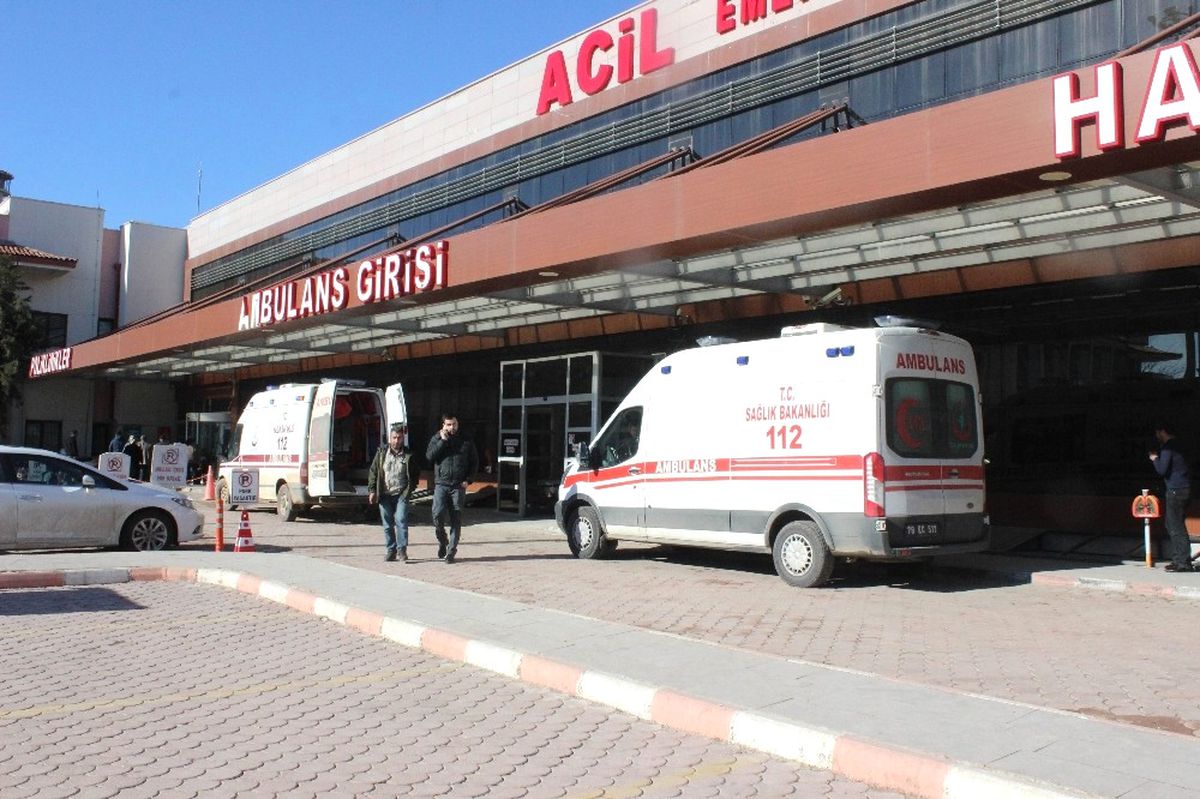 Suriye\'de Çatışmalarda Yaralanan 19 Öso Askeri Kilis\'e Getirildi