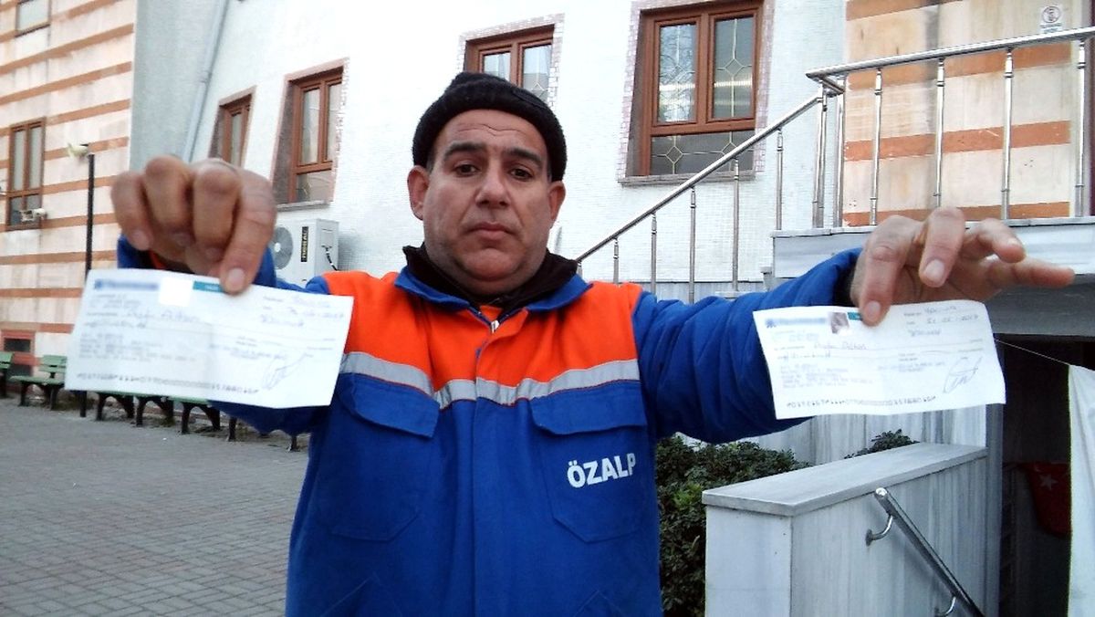 Temizlik İşçisi Bulduğu 50 Bin Liralık Çeki Sahibine Teslim Etti