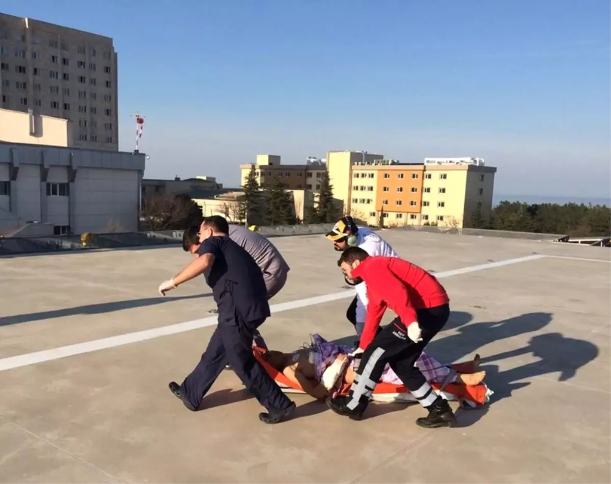 Tüfekle Vurulan Genç Ambulans Helikopterle Hastaneye Kaldırıldı