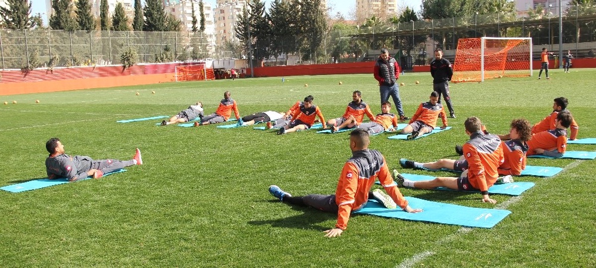 Adanaspor\'da Aytemiz Alanyaspor Mesaisi Başladı