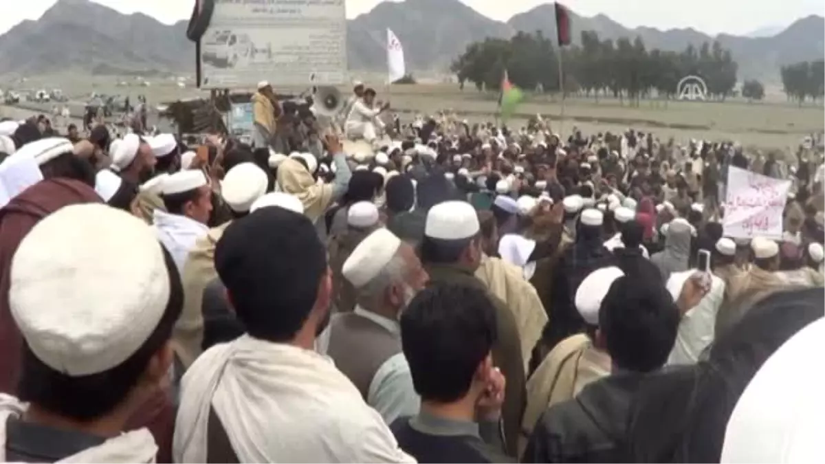 Afganistan\'da Pakistan Karşıtı Gösteri