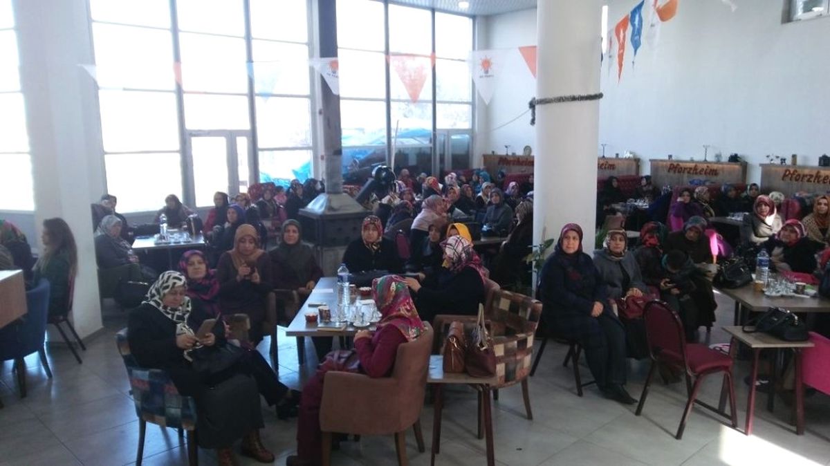 Ak Partili Kadınlar Çayda Buluştu