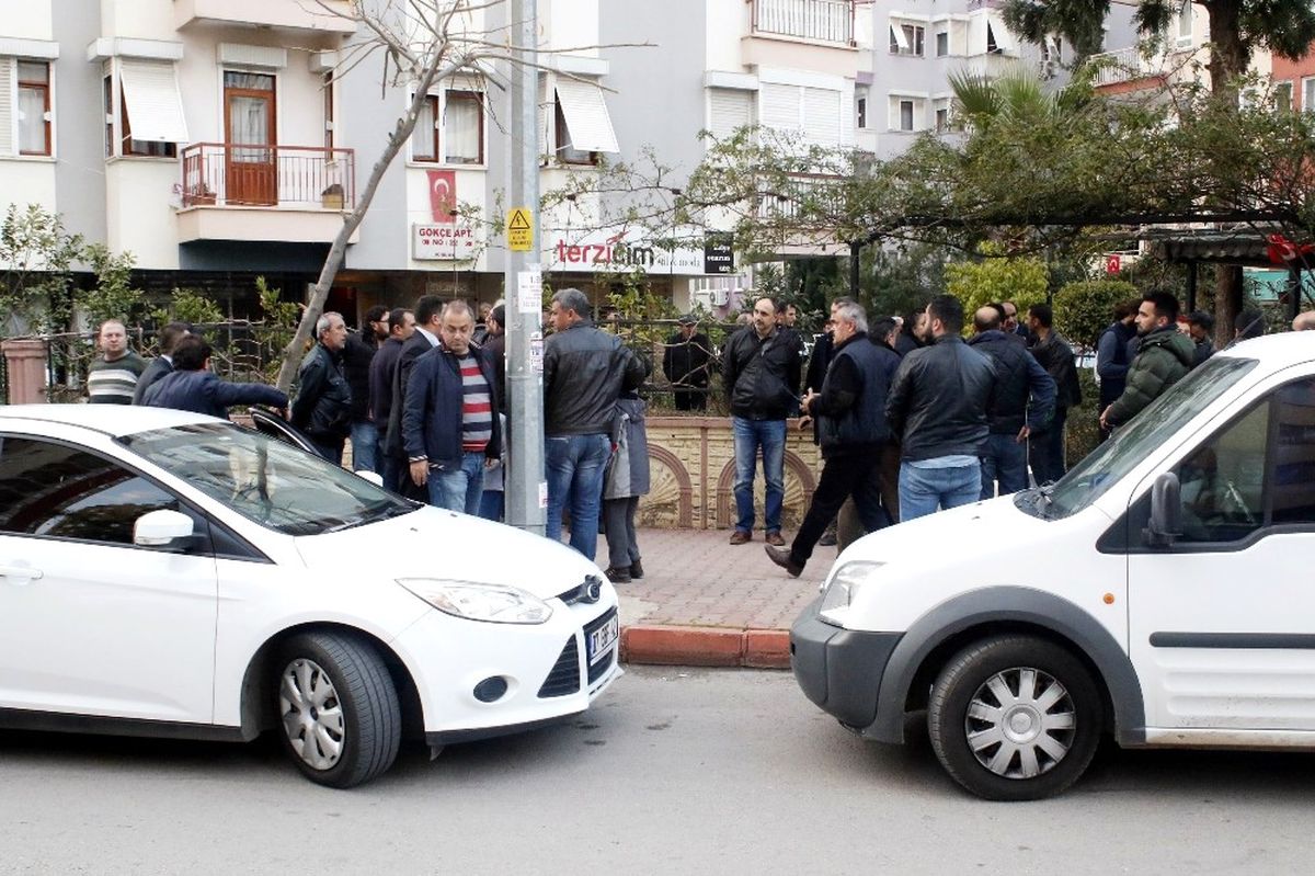 Antalya\'da Polis Evinde İntihar Etti