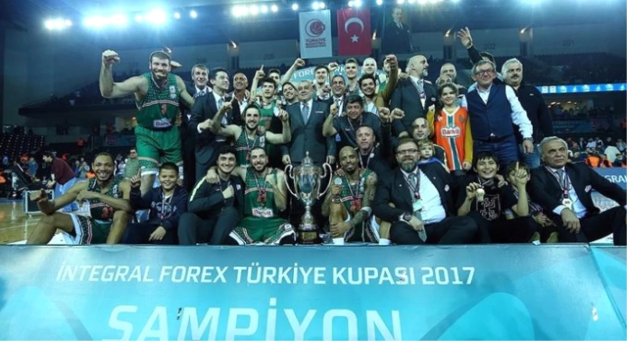 Banvit Tarihinde İlk Kez Türkiye Kupası\'nı Kazandı