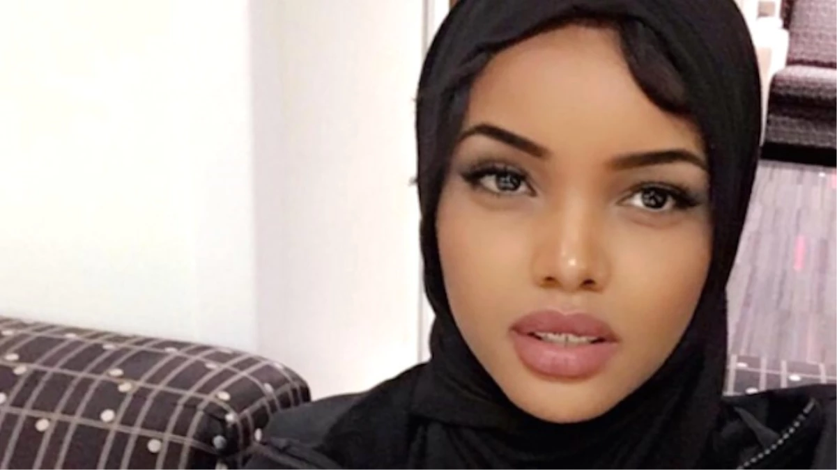 Başörtülü Manken Halima Aden Güzelliğiyle Amerikayı Kasıp Kavuruyor