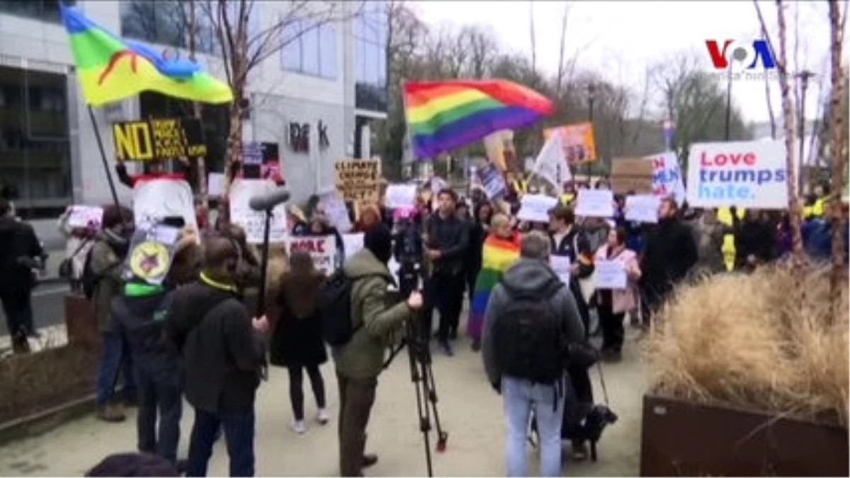 Brüksel\'de Pence Karşıtı Protesto