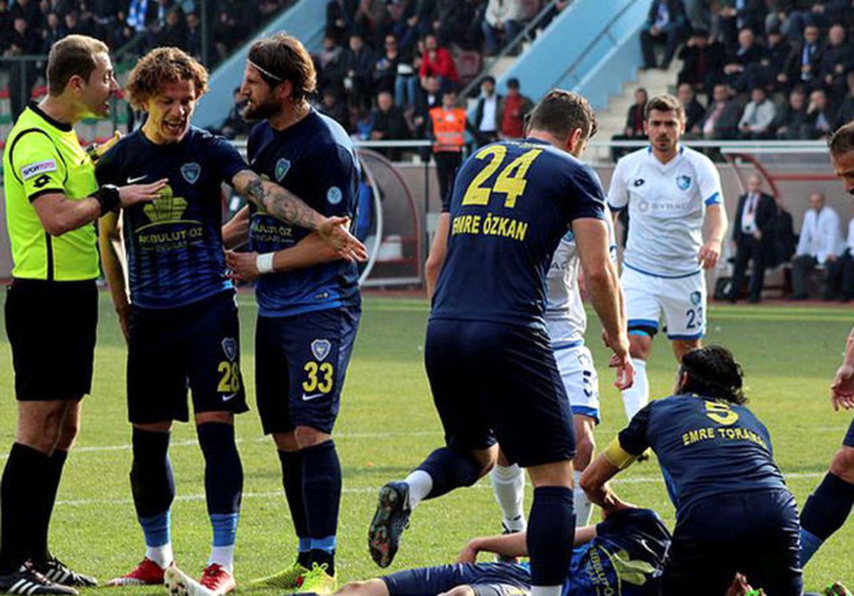 Bucaspor\'da Boykota Devam İddiası