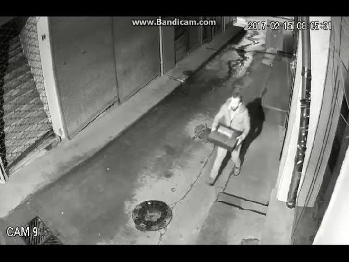 Çaldığı Yazar Kasayı Güvenlik Kamerası Altında Açtı