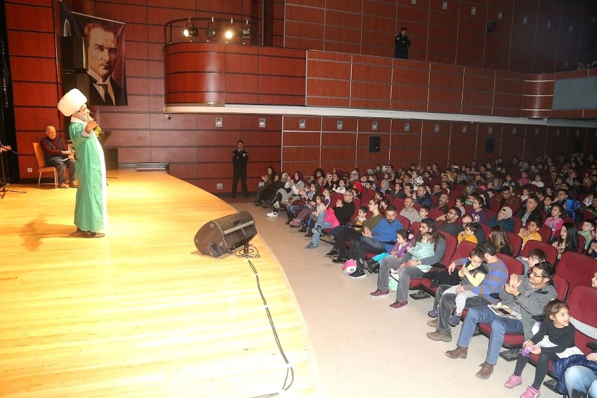 Çocuklar Tiyatro ile Buluşmaya Devam Ediyor