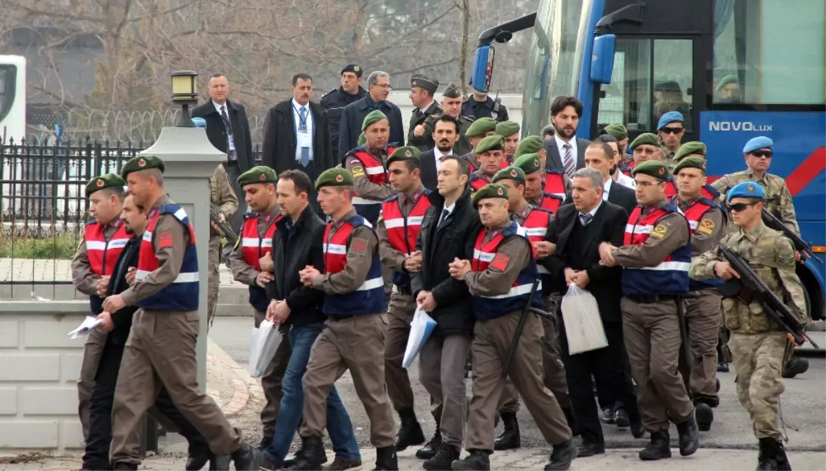 Darbeci Binbaşı: "Bize Verilen Emir Cumhurbaşkanı\'nı..."