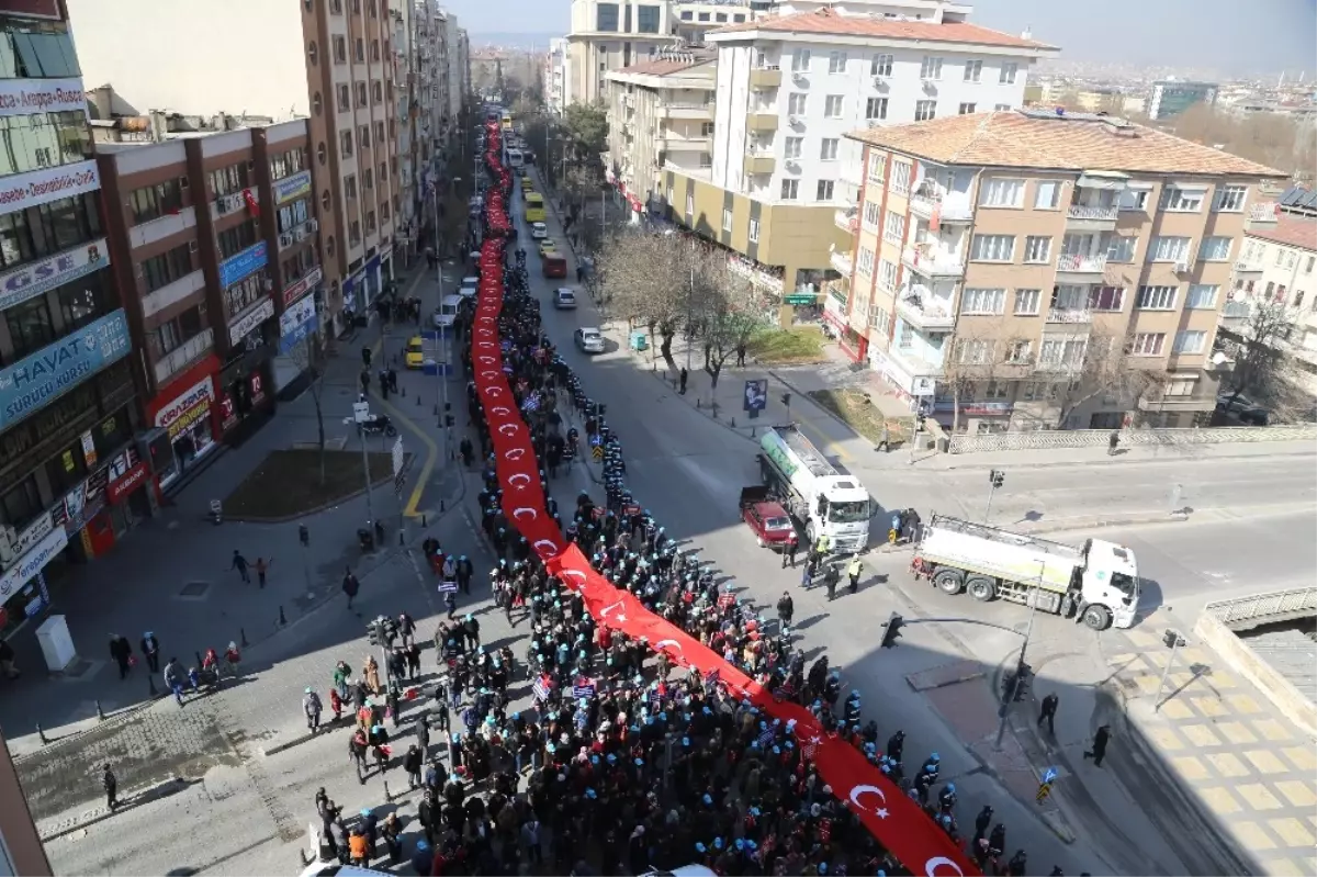 Dev Türk Bayrağı ile Cumhurbaşkanı Erdoğan\'a \'Evet\' Desteği