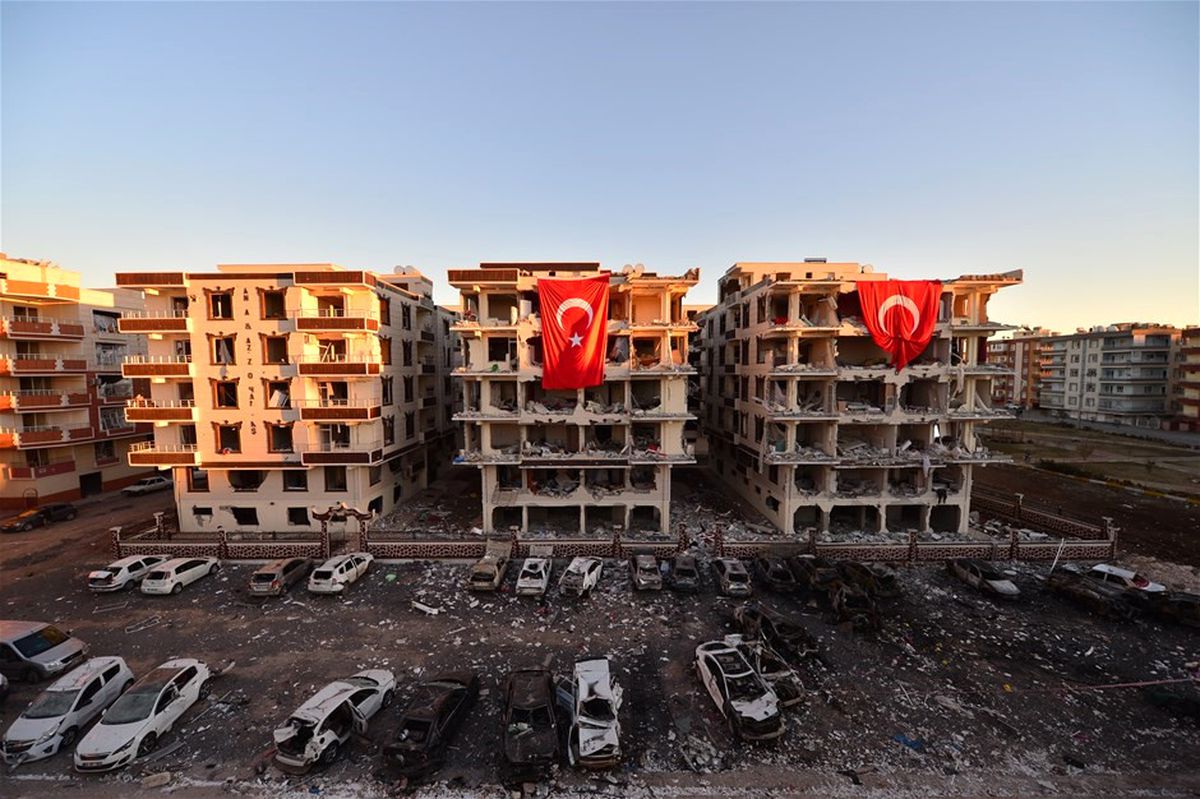 Dha Yurt: Viranşehir\'de Saldırının İzleri Siliniyor, Yaralar Sarılıyor