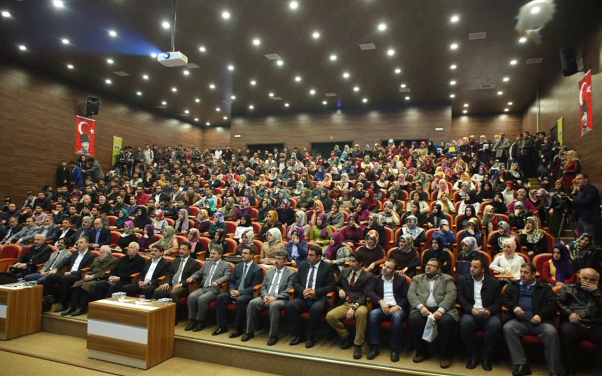 Diyarbakır\'da "Müslüman Kardeşler" Konferansı