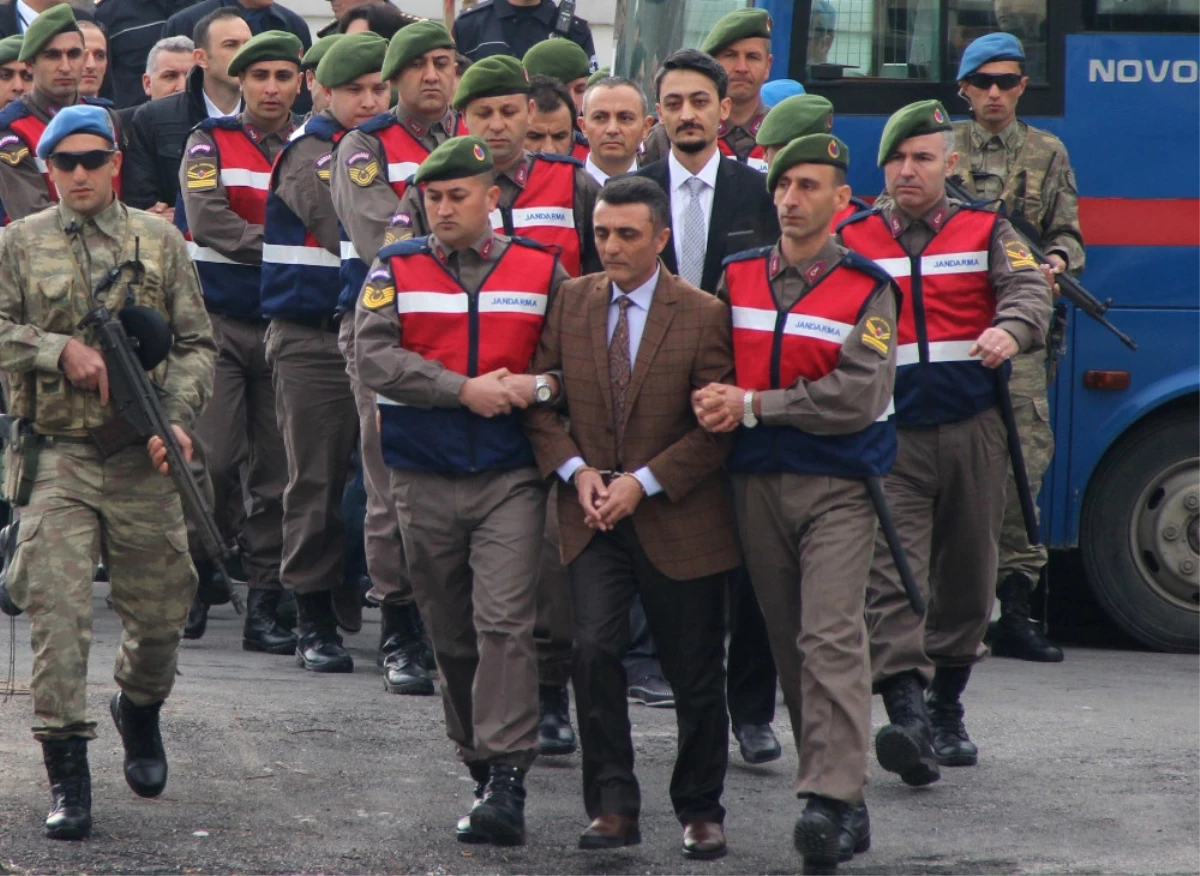 Fetullah Gülen\'i Savunmayı Kabul Eden Avukat Çıkmadı