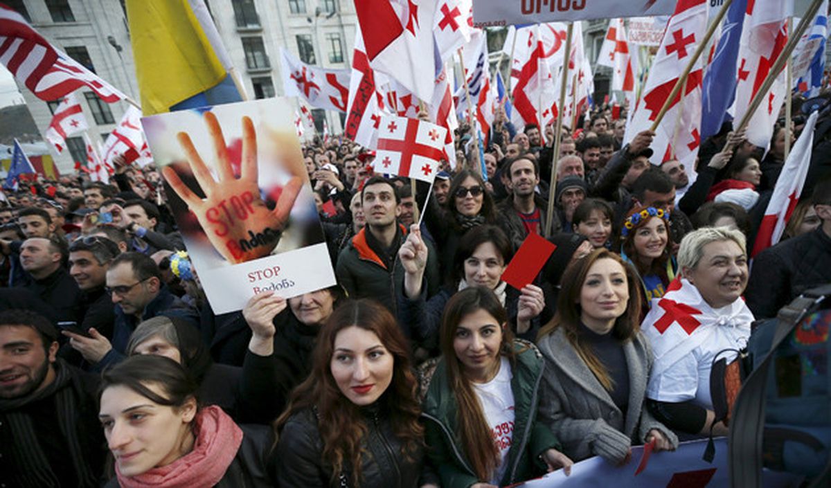 Gürcistan\'da Basın Özgürlüğü Protestosu