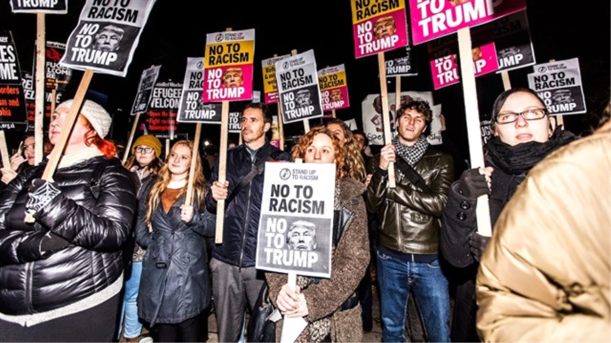 İngiltere\'nin Trump\'ı Ülkeye Daveti Protesto Edildi