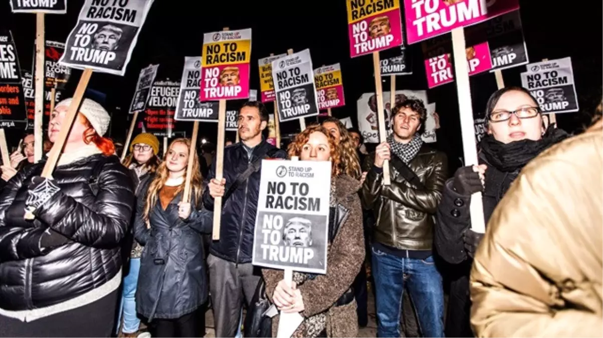 İngiltere\'nin Trump\'ı Ülkeye Daveti Protesto Edildi