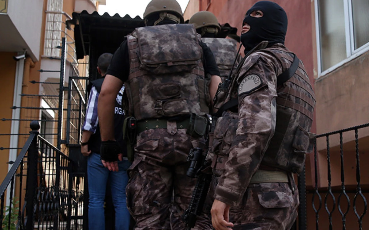 İstanbul\'da İki Ayrı Suç Örgütü Çökertildi