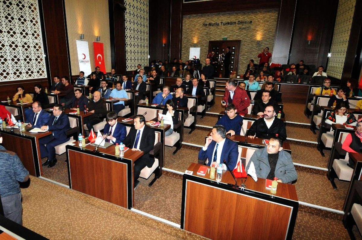 Keçiören Pilot Olarak Seçildi, Türk Kızılay\'ı İlk Semineri Verdi