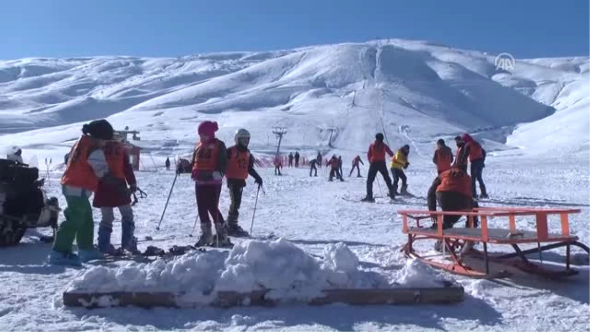 Köy Çocuklarına Kayak Eğitimi