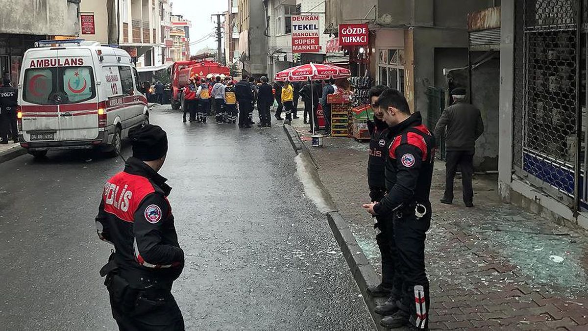 Küçükçekmece\'de Doğalgaz Patlaması: 1\'i Ağır 7 Yaralı (1)