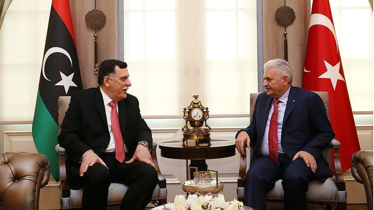 Libya\'da Başkanlık Konseyi Başkanı Serrac\'ın Konvoyuna Saldırı