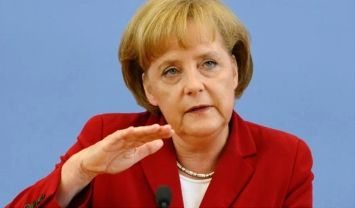 Merkel\'in Partisinde Düşüş Sürüyor