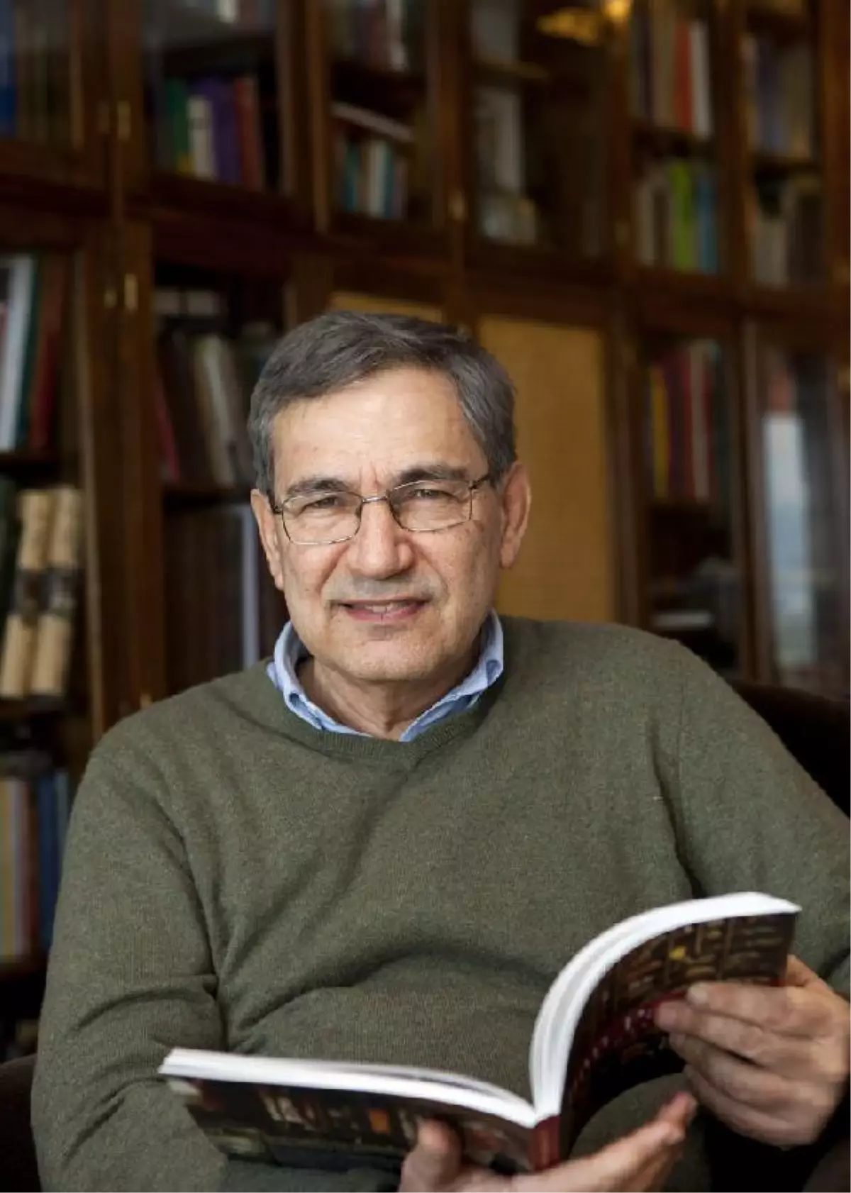 Orhan Pamuk\'a St. Petersburg Üniversitesi\'nden Şeref Doktorası