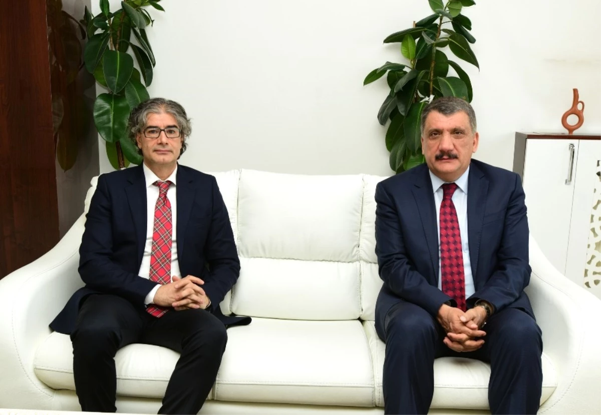 Prof. Dr. Özdemir, Başkan Gürkan\'a Veda Ziyaretinde Bulundu
