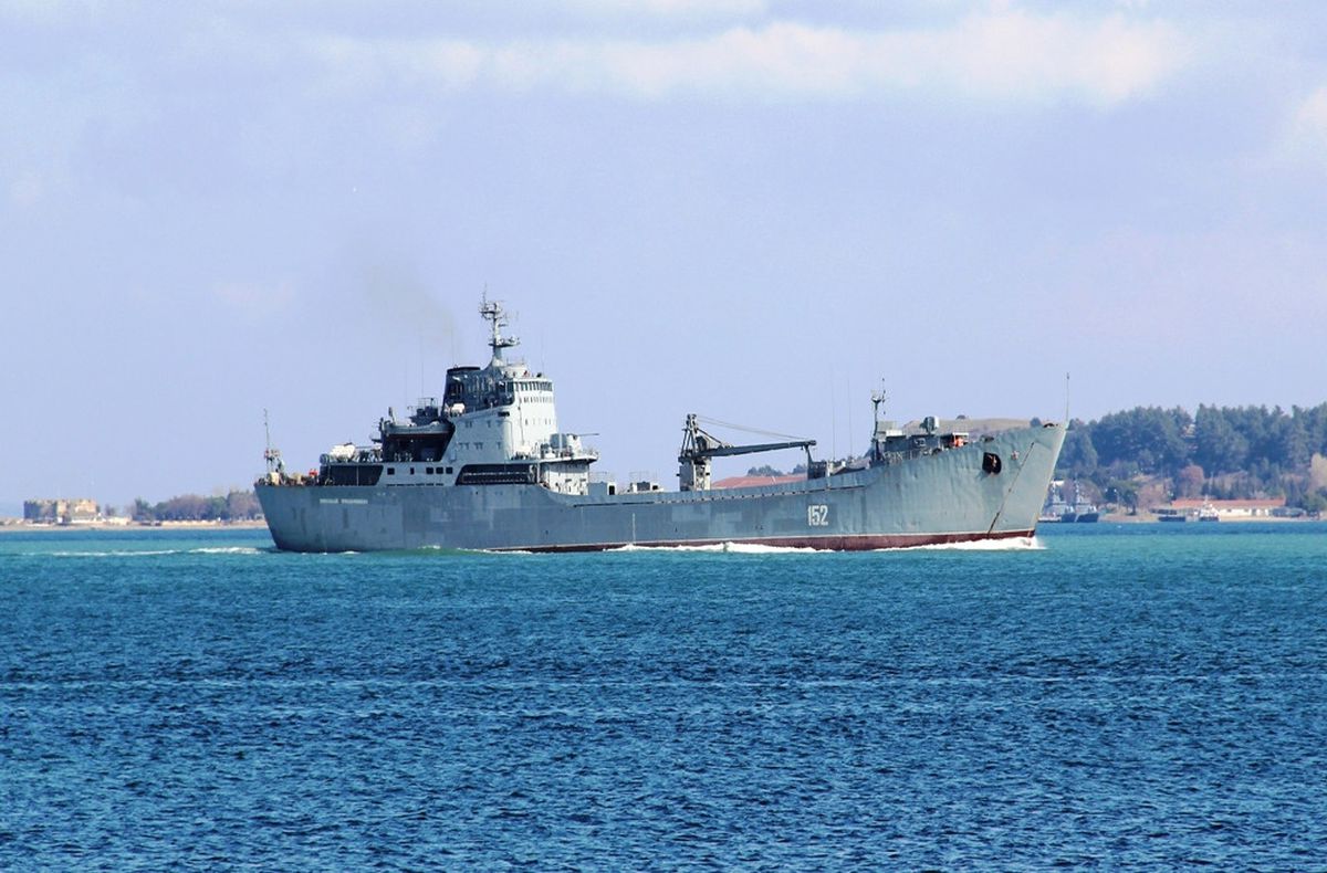 Rus Savaş Gemisi Çanakkale Boğazından Geçti