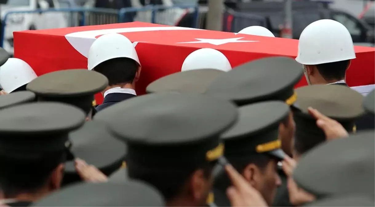 Trafik Kazasında Ölen Polis Memuru Toprağa Verildi