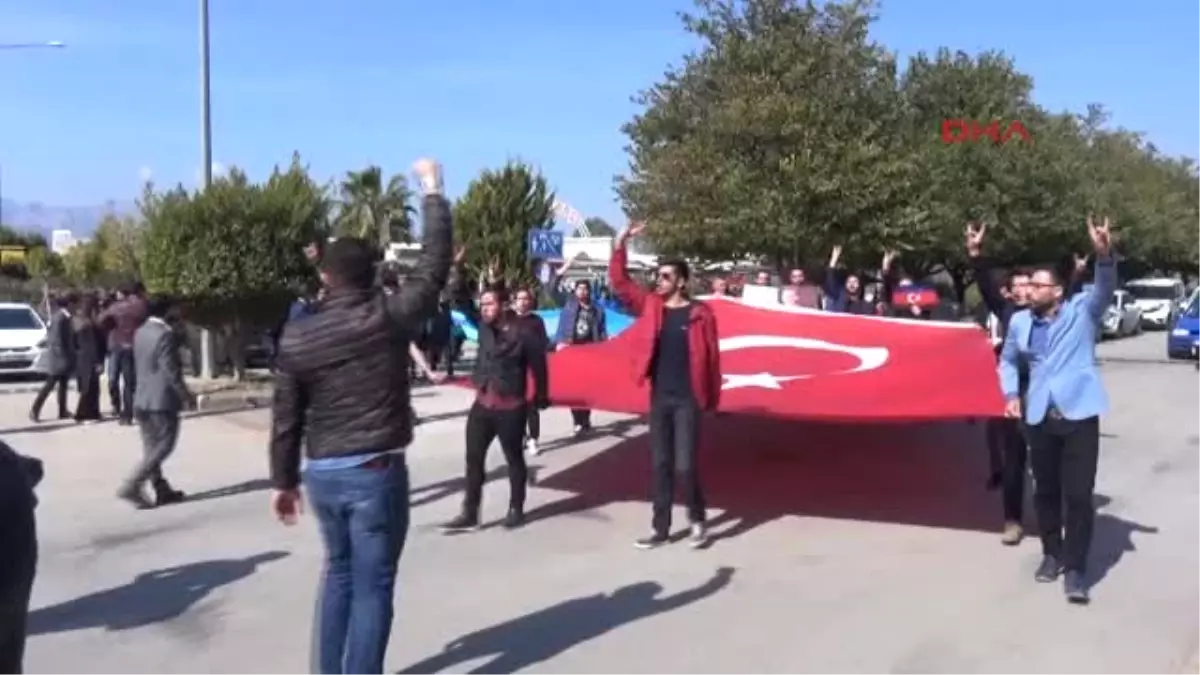 Üniversitede Çakıroğlu Yürüyüşü