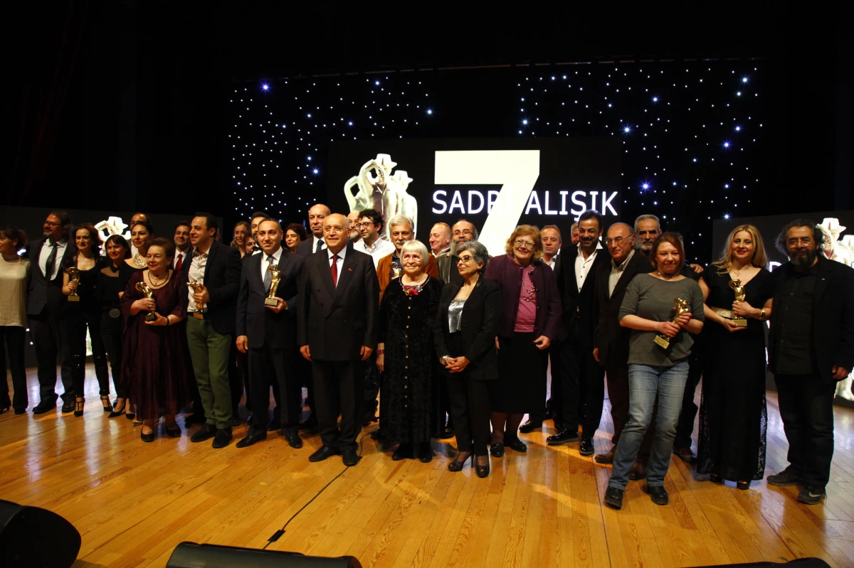 "7.SADRİ Alışık Anadolu Tiyatro Oyuncu Ödülleri\'\' Sahiplerini Buldu…