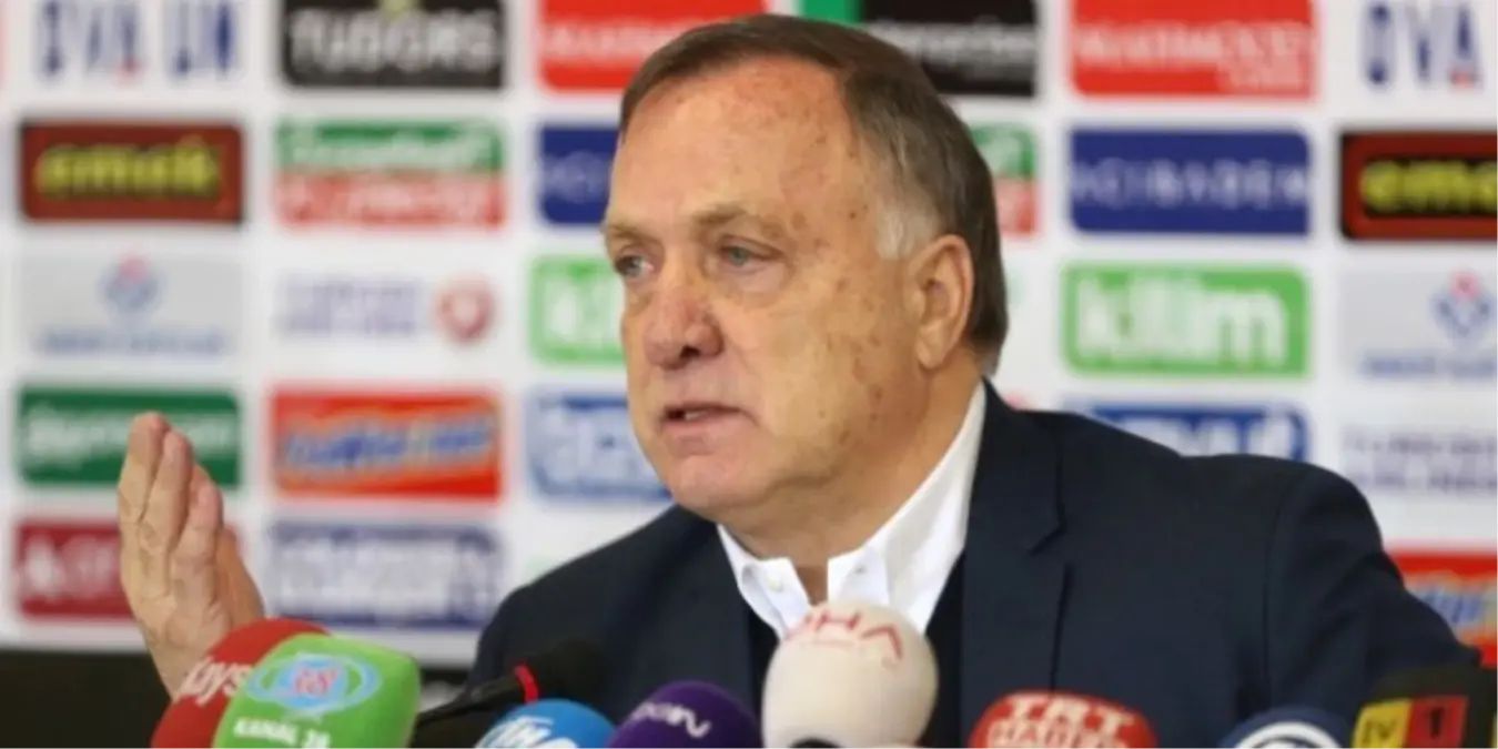 Advocaat: " Van Persie Oynayacak"