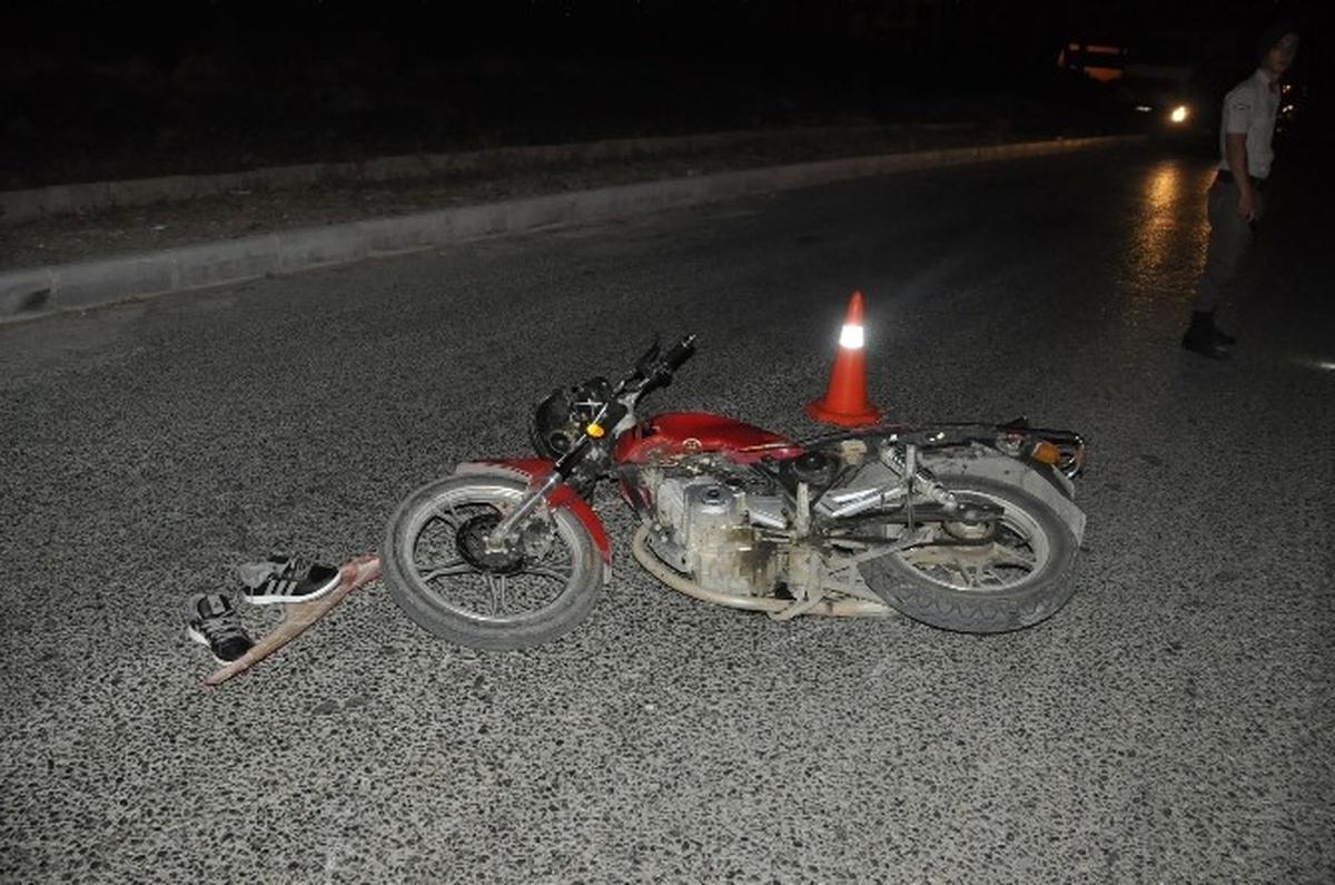 Antalya\'da Motosikletle Otomobil Çarpıştı: 1 Ölü