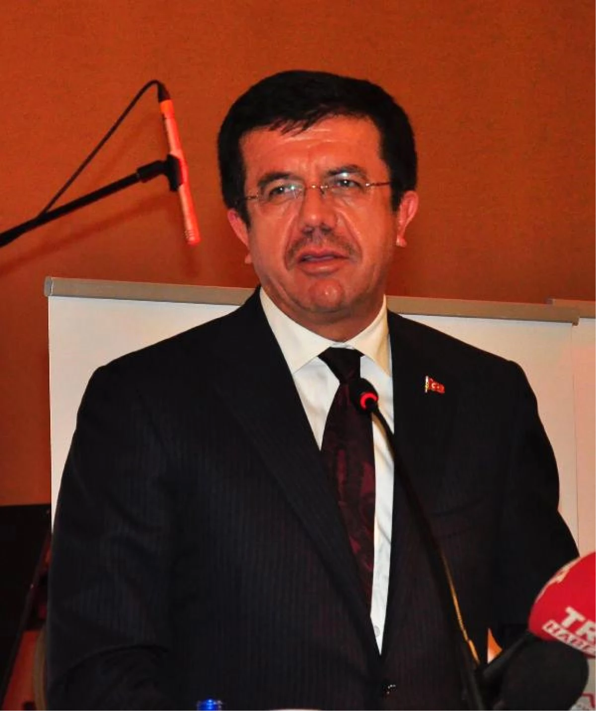 Bakan Zeybekci\'den Ege\'ye Expo Önerisi