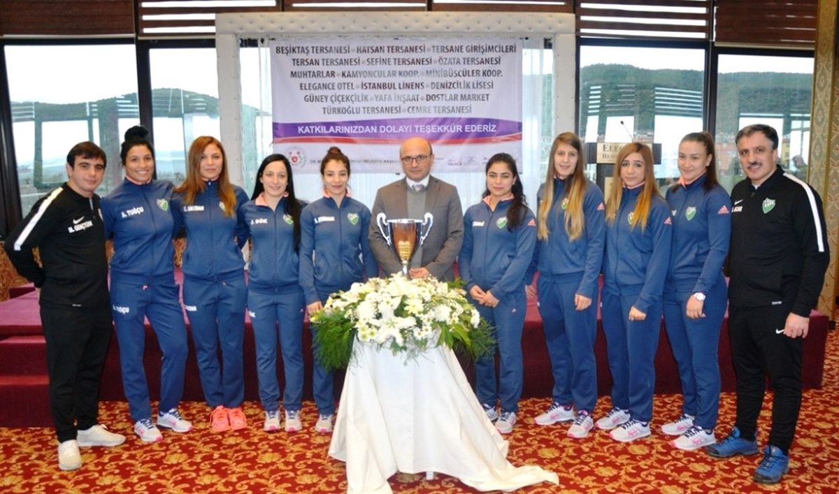 Bayan Güreşçiler Mindere Çıkacak