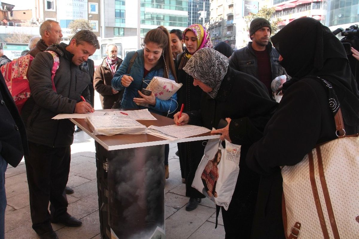 Elazığ\'da Çimento Fabrikasının Taşınması İçin İmza Kampanyası Başlatıldı