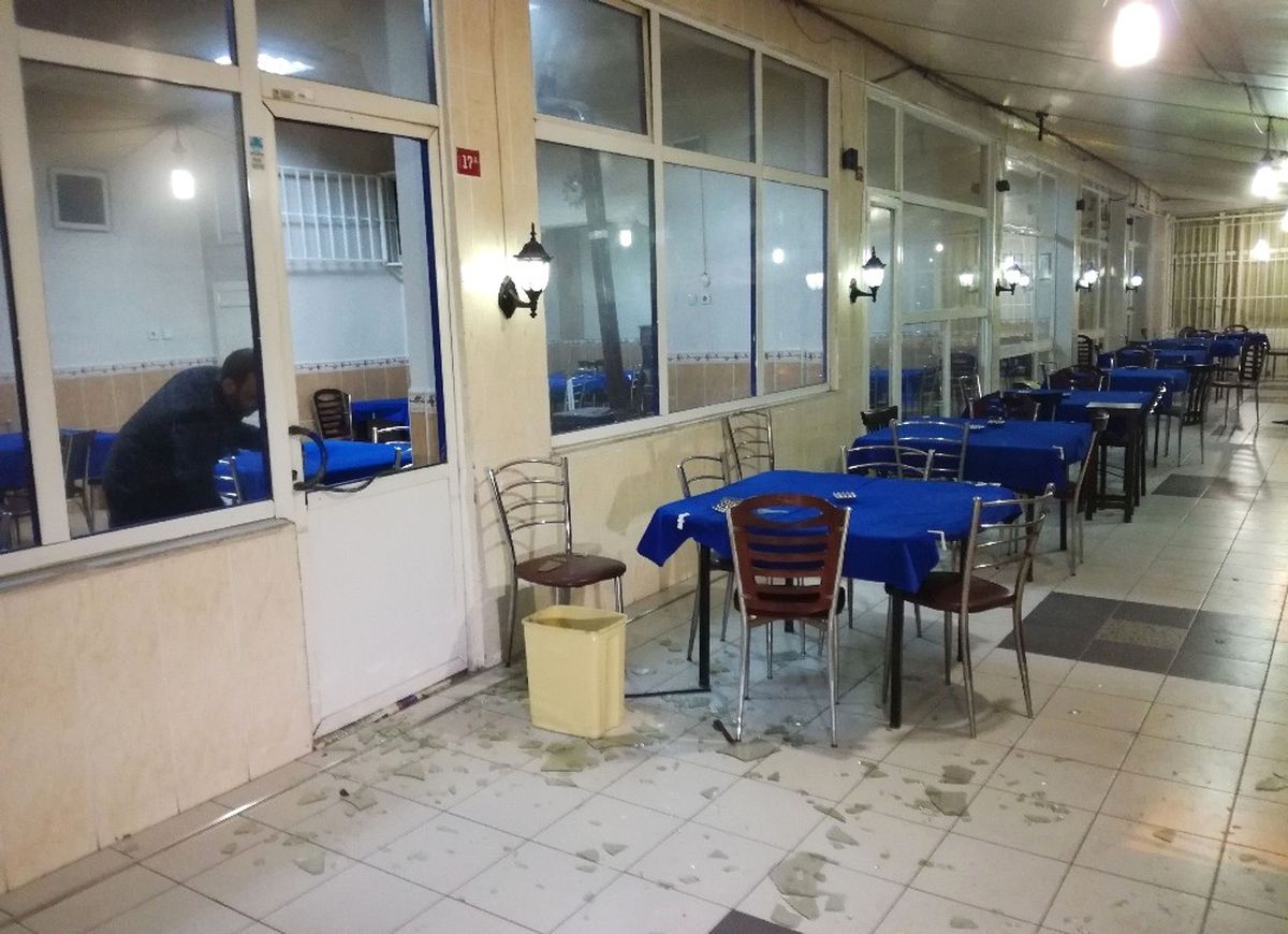 Fatih\'te Kahvehanedeki Gruba Silahlı Saldırı: 5 Yaralı