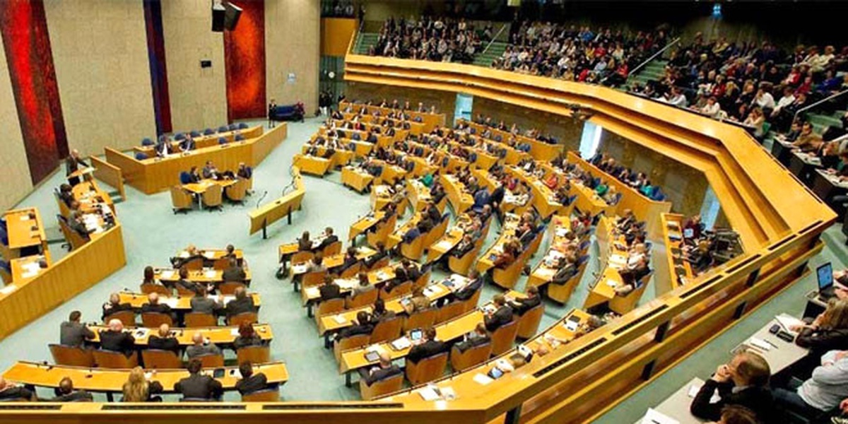 Hollanda Meclisi Esrar Ekiminin Yasallaşmasından Yana