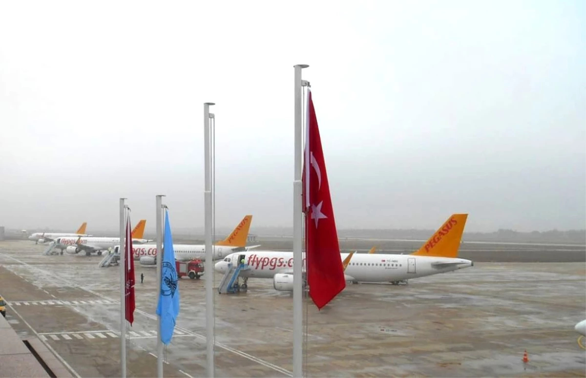 Istanbul Uçakları Sis Nedeniyle Bursa\'ya Indi