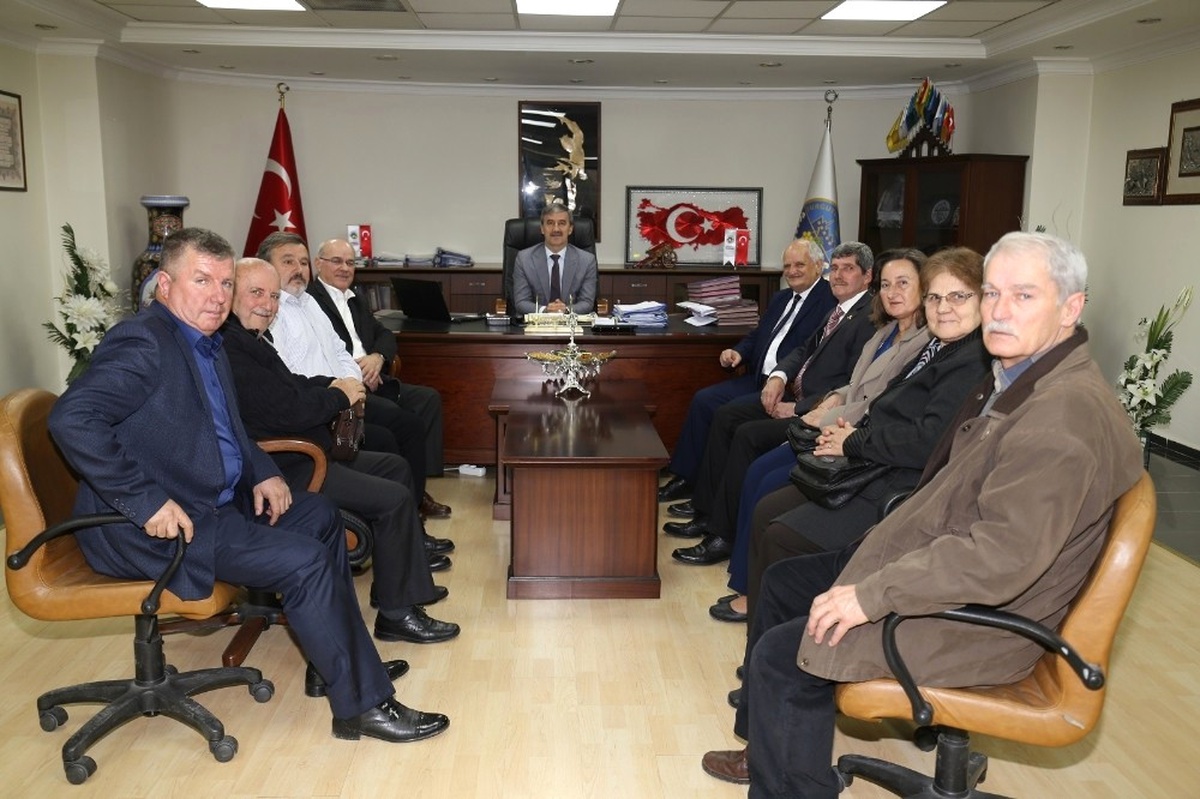 İzmirli Makedonyalılar Başkan Şirin\'i Ziyaret Etti