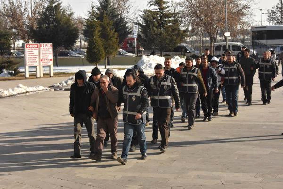 Kars\'ta Polis Suçlulara Göz Açtırmıyor