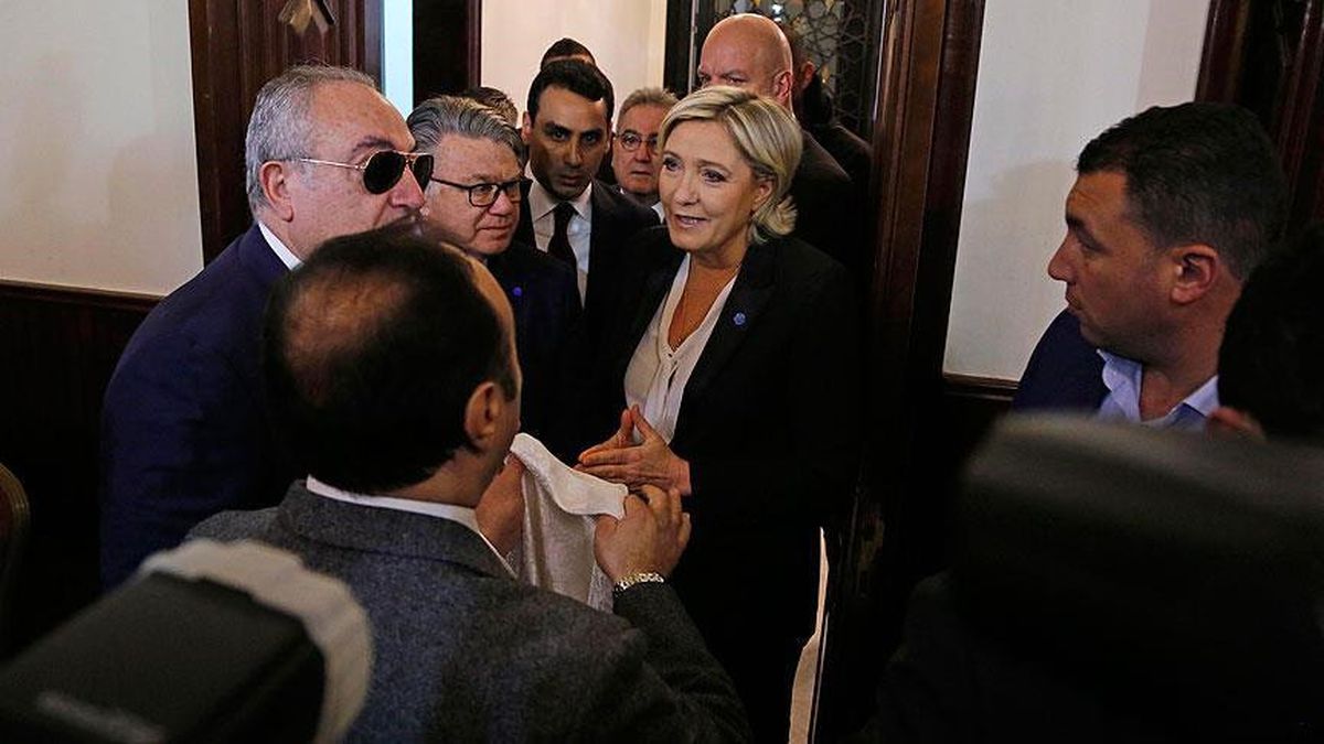 Le Pen\'in Lübnan Müftüsüyle Başörtüsü Krizi