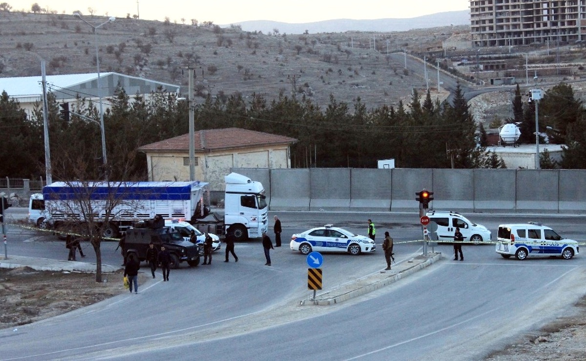 Mardin\'de Yol Kenarına Tuzaklanmış Patlayıcı Bulundu