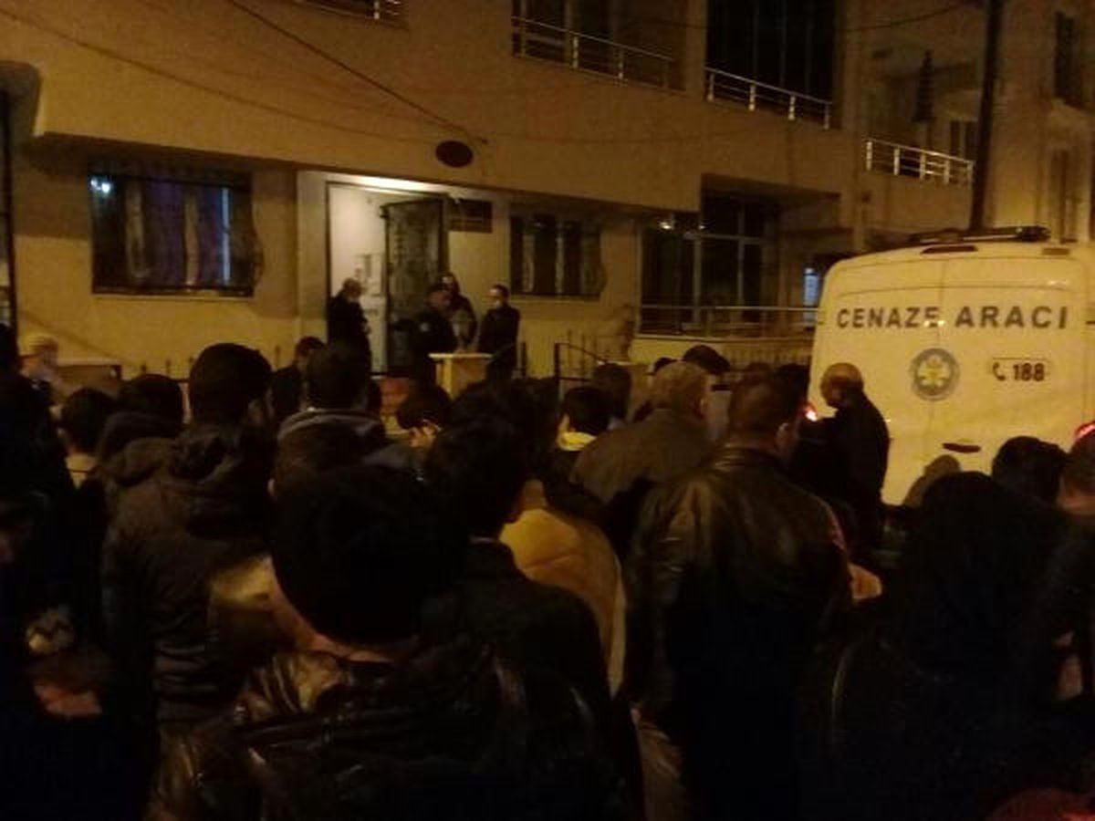 O Baba, Eşi ve Kızını Öldürüp, İntihar Girişiminde Bulundu (Yeniden)