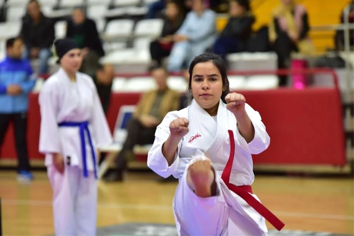 Osmaniye\'de Karate İl Birinciliği Yapıldı