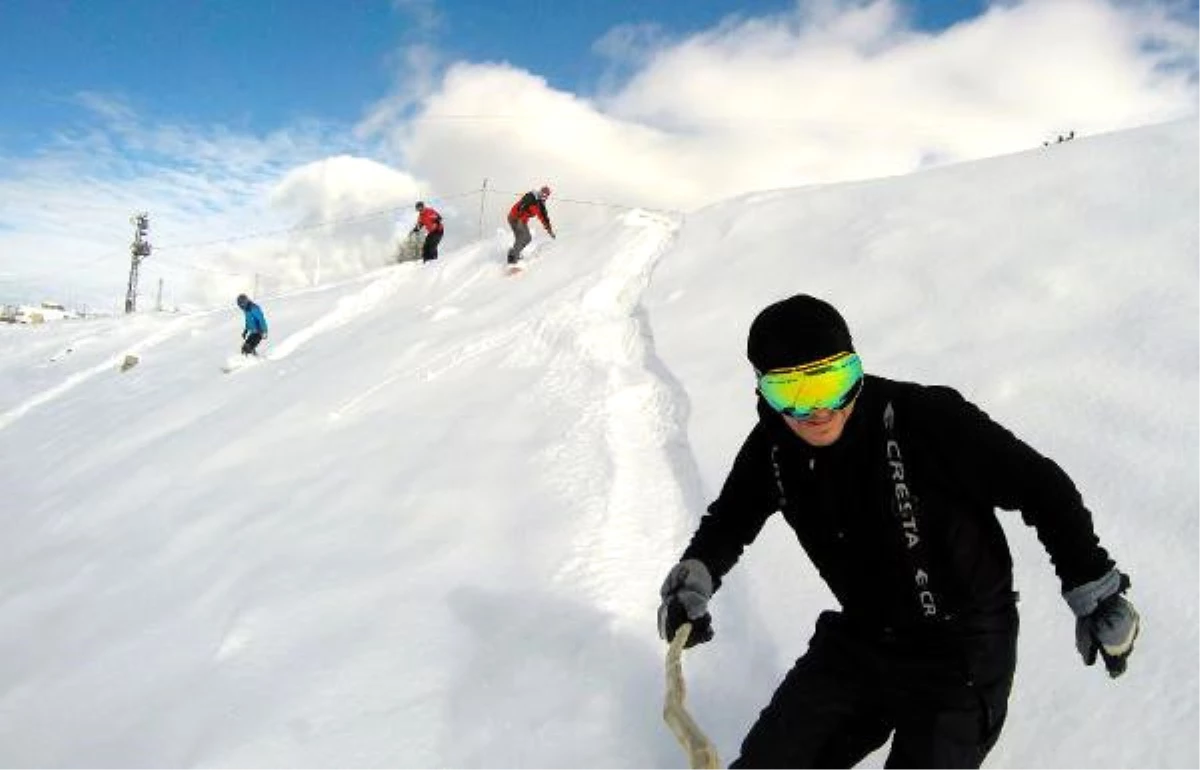 Rize\'li Köylülerden, Ustaları Kıskandıracak Snowboard Gösterisi