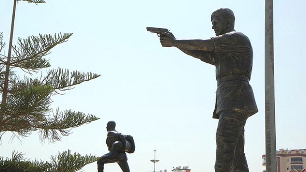 Şehit Halisdemir\'in Heykeli Dikildi